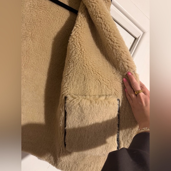GAP x Sandy Liang Reversible Vegan Leather Sherpa Jacket - Picture 9 of 11